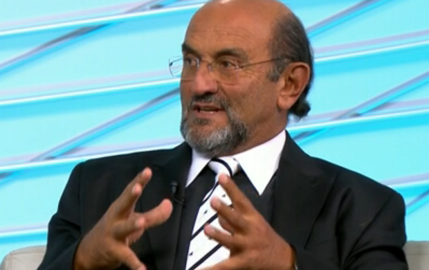 Dirigente corintiano corneta a Vila Belmiro e alfineta o Santos: 