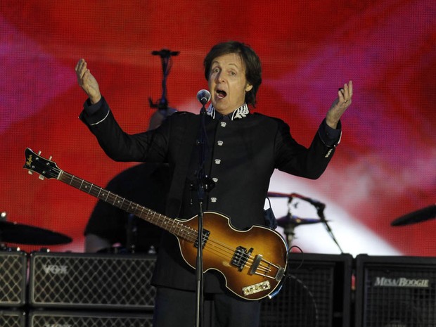 Paul McCartney também se apresentou no concerto final do Jubileu da rainha em Londres. (Foto: Joel Ryan/AP)