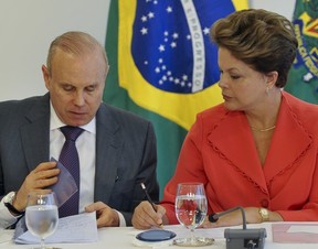Dilma e Mantega (Foto: Antonio Cruz/Agbr)