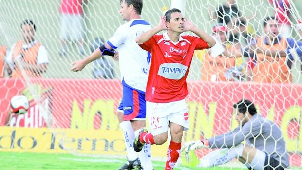 Eberson, ex-jogador do Vila Nova (Foto: O Popular) Eberson, ex-jogador do Vila Nova (Foto: O Popular)