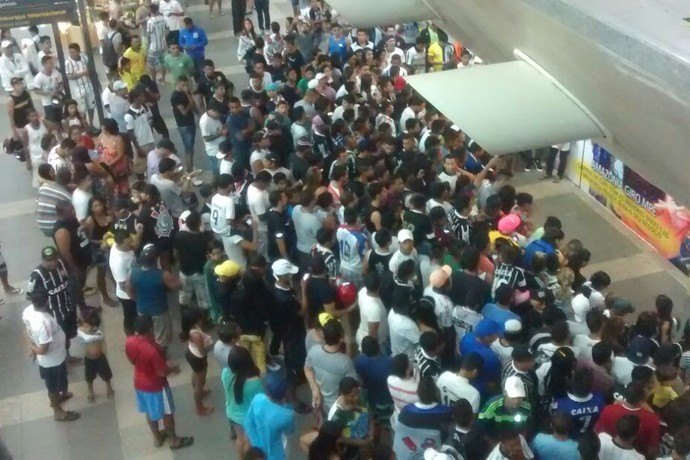 Em Belém, Timão frustra torcida no aeroporto, mas 