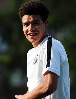 Corinthians vê Marquinhos Gabriel distante e aguarda resposta de André