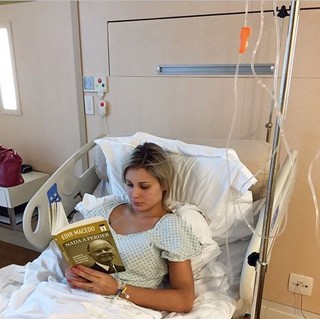 Andressa Urach no hospital (Foto: Reprodução / Instagram)
