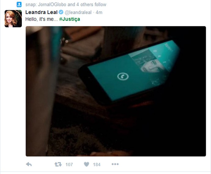 Leandra Leal acompanha a série e comenta na internet (Foto: TV Globo)