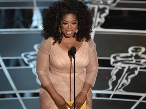 Oprah Winfrey apresenta categoria do Oscar 2015 (Foto: John Shearer/Invision/AP)