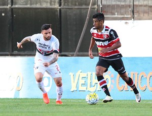 Léo Moura - Santa Cruz x São Paulo (Foto: Marlon Costa/Pernambuco Press) Léo Moura - Santa Cruz x São Paulo (Foto: Marlon Costa/Pernambuco Press)