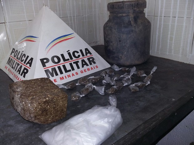 Apreensão drogas em Cláudio (Foto: Polícia Militar/Divulgação)