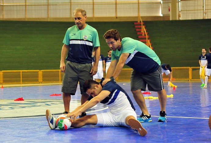 Falcão fisioterapeuta grand prix futsal uberaba (Foto: Ricardo Artifon/CBFS)