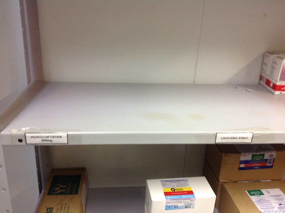 Prateleiras vazias na UPA de Queimados, na Baixada Fluminense (Foto: Divulgação/ Cremerj)