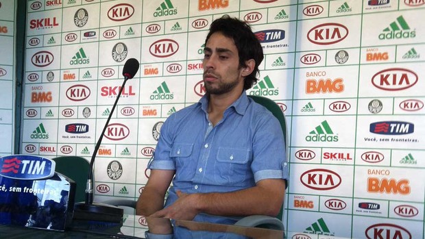 coletiva Valdívia palmeiras (Foto: Alexandre Lozetti / Globoesporte.com)