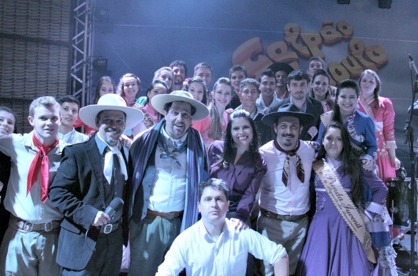 Bastidores do Galpão Crioulo em Cacique Doble (Foto: Daniel Bittencourt/RBS TV)