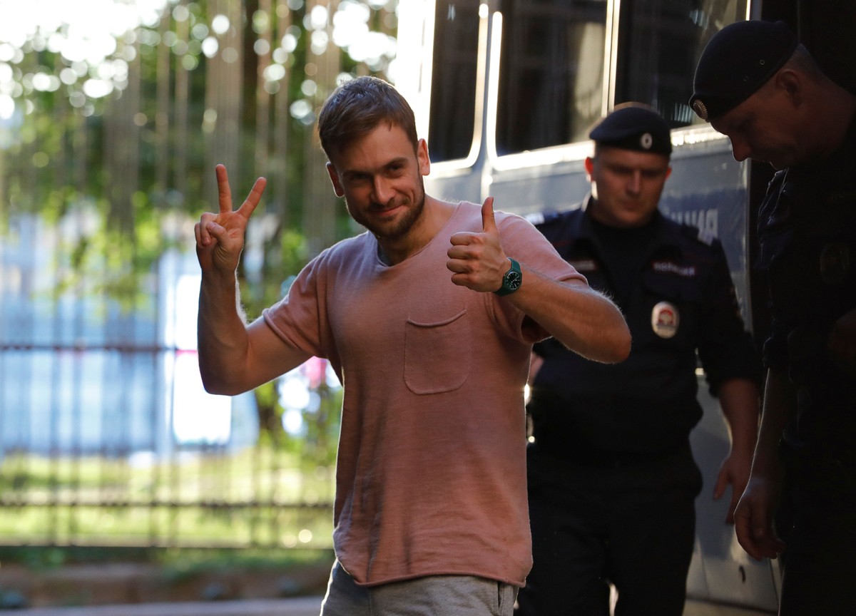 Pussy Riot Confirma Que Pyotr Verzilov Foi Envenenado E Pede No Twitter