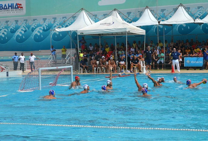 Brasil e Croácia disputaram amistoso de polo aquático masculino em Salvador (Foto: Tiago Leme)