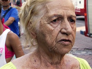 Dona de casa Jandira Fortes acredita que filho incendiou apartamento em Praia Grande, SP (Foto: Reproduo/TV Tribuna)