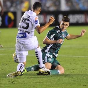 Com o terceiro cartão amarelo, Moisés desfalca Palmeiras contra o Inter