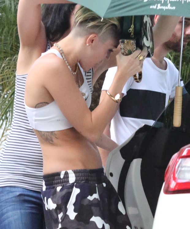 X17 - Miley Cyrus em sessão de fotos em Santa Monica, na Califórnia, nos Estados Unidos (Foto: X17/ Agência)