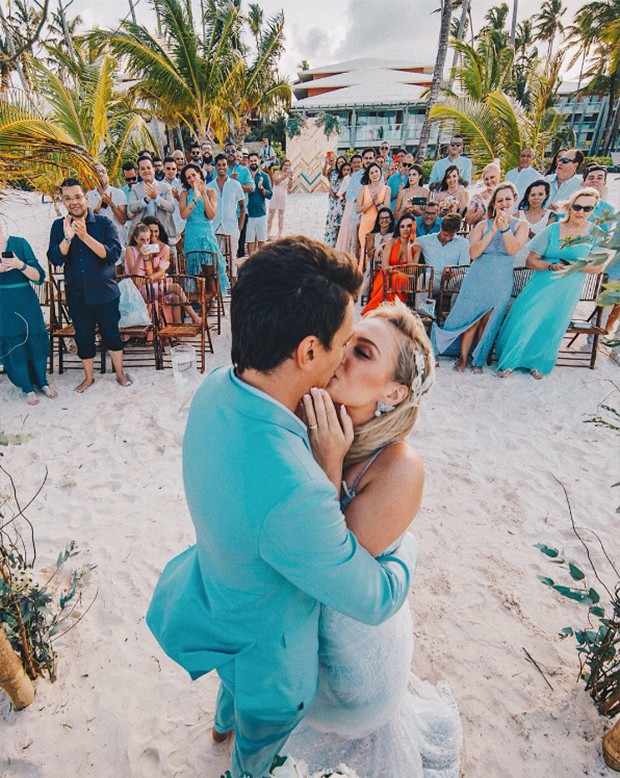 Casamento de Tata Estaniecki e Júlio Cocielo (Foto: Reprodução/ Instagram)