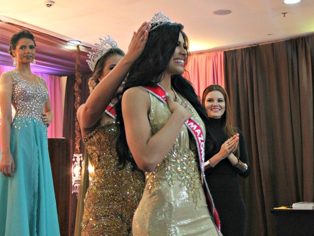 Brena é coroada Miss Amazonas 2016 (Foto: Gabriel Machado/G1 AM)