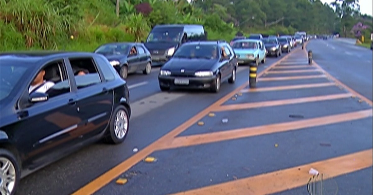 G1 MogiBertioga tem trânsito livre sentido