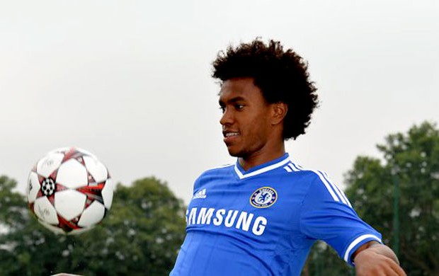 willian chelsea apresentação (Foto: Reprodução / Facebook)