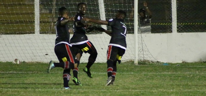 Viola comemora gol pelo River-PI (Foto: Wenner Tito ) Viola comemora gol pelo River-PI (Foto: Wenner Tito )