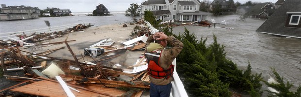 Sandy mata mais de 30 nos EUA e Canadá (Julio Cortez/AP)