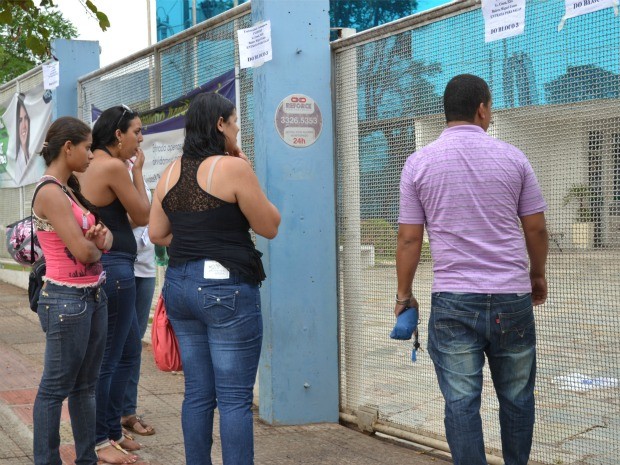 Estudantes chegam atrasados e perdem prova do Enem em Campo Grande MS (Foto: Gabriela Pavão/G1 MS)