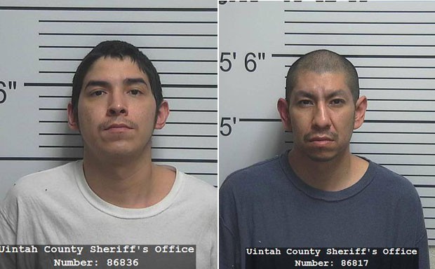 Jerry Flatlip (esq) e Larson RonDeau foram presos acusados de estupro (Foto: Uintah County Sheriff's Office/AP)