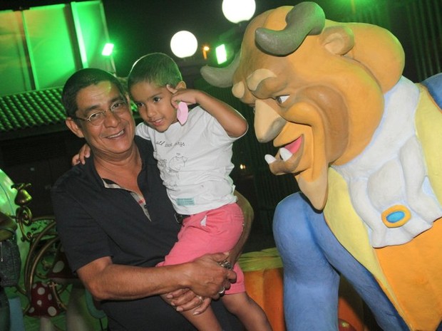 Zeca Pagodinho no aniversário das filhas de Giovanna Antonelli (Foto: Anderson Borde/AgNews) Zeca Pagodinho no aniversário das filhas de Giovanna Antonelli (Foto: Anderson Borde/AgNews)