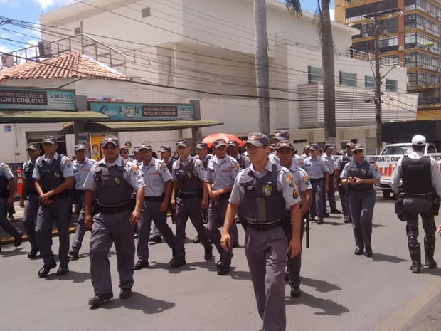 Manifestao em Cuiab (Foto: G1)