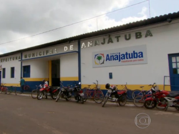 Prefeitura de Anajatuba, no Maranhão (Foto: Reprodução/TV Mirante)