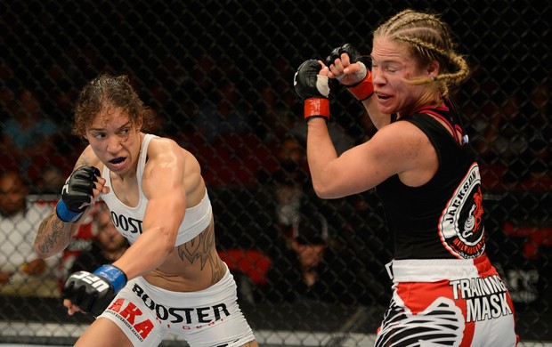 Julie Kedzie x Germaine de Randamie UFC MMA (Foto: Getty Images)
