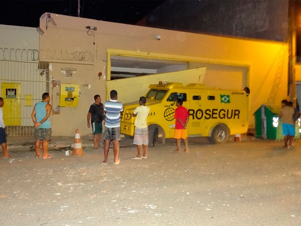 Empresa de segurança é alvo de bandidos em Barreiras (Foto: Blog Sigi Vilares)