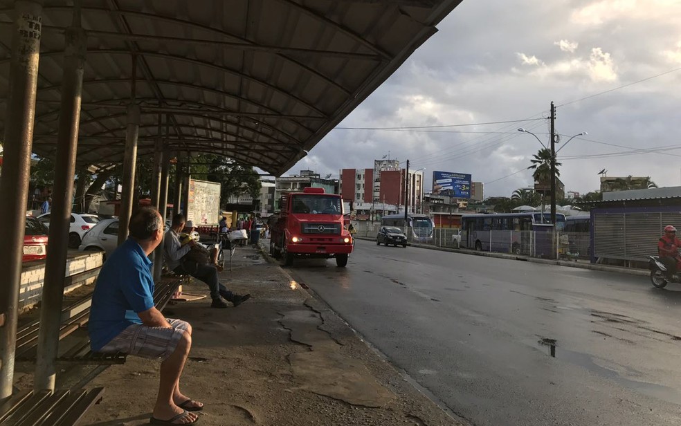 Cidade de Itabuna amanheceu sem ônibus nesta quinta-feira (8) (Foto: Camila Oliveira/ TV Santa Cruz)