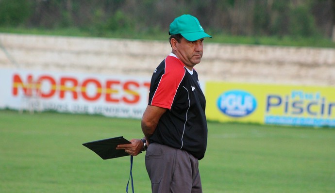 Zé Teodoro, técnico do River-PI (Foto: Emanuele Madeira)