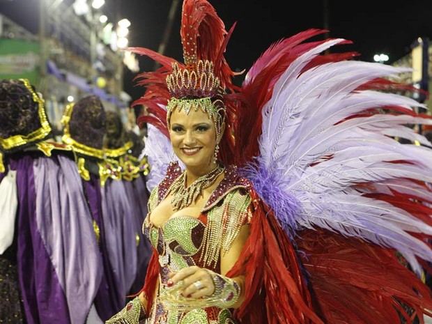 Luiza Brunet, rainha de bateria da Imperatriz Leopoldinense (Foto: Rodrigo Gorosito/G1)