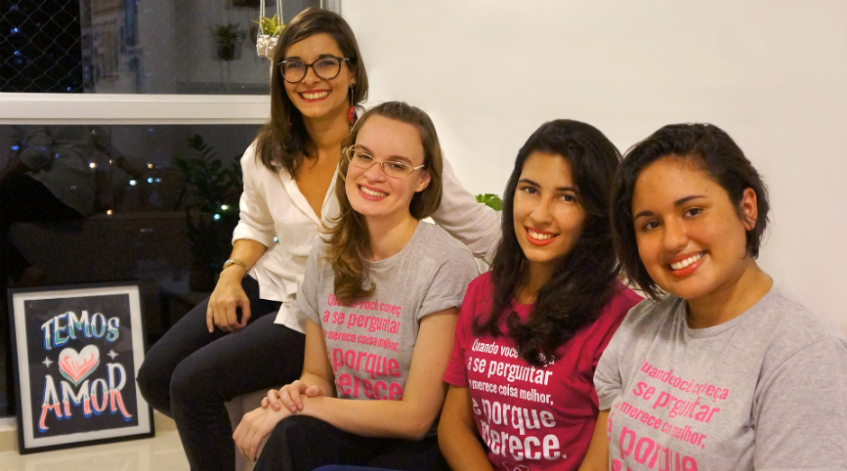 Da esquerda para a direita: Aline Silveira, Carolina Cani, Mariana Alburqueque e Lhas Rodrigues, fundadoras do Mete a Colher (Foto: Divulgação)