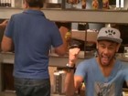 Neymar canta e David Brazil rebola ao som de pagode 