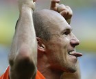 Robben diz que se jogou, mas confirma pênalti (Natacha Pisarenko/AP)