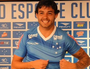 Ricardo Goulart, camisa de treino do Cruzeiro (Foto: Marco Antônio Astoni)