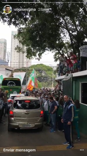 A manhã deste sábado foi de trabalho e muito apoio para os jogadores do Verdão