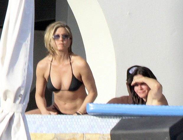 Jennifer Aniston e Courteney Cox (Foto: AKM-GSI BRASIL / Splash News)