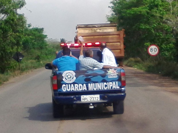 Veículo fez várias ultrapassagens perigosas durante o trajeto, segundo internauta (Foto: Paulo Alberto / Divulgação)