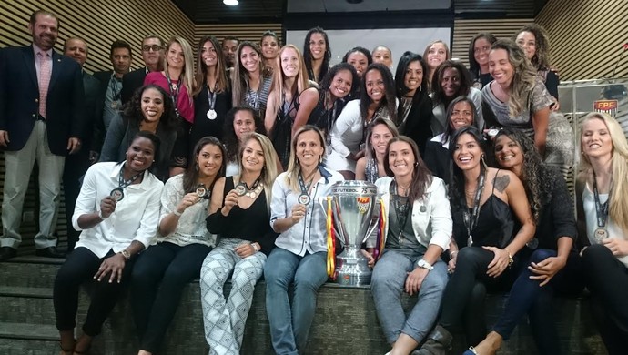 Santos, vice-campeão paulista de futebol feminino` (Foto: Natália de Oliveira) Santos, vice-campeão paulista de futebol feminino` (Foto: Natália de Oliveira)