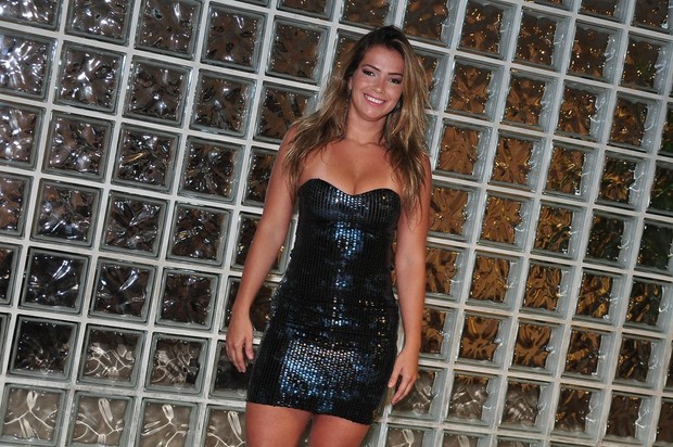 Ex-BBB Fani no Projac após ser eliminada do 'BBB 13' (Foto: Roberto Teixeira/ EGO)