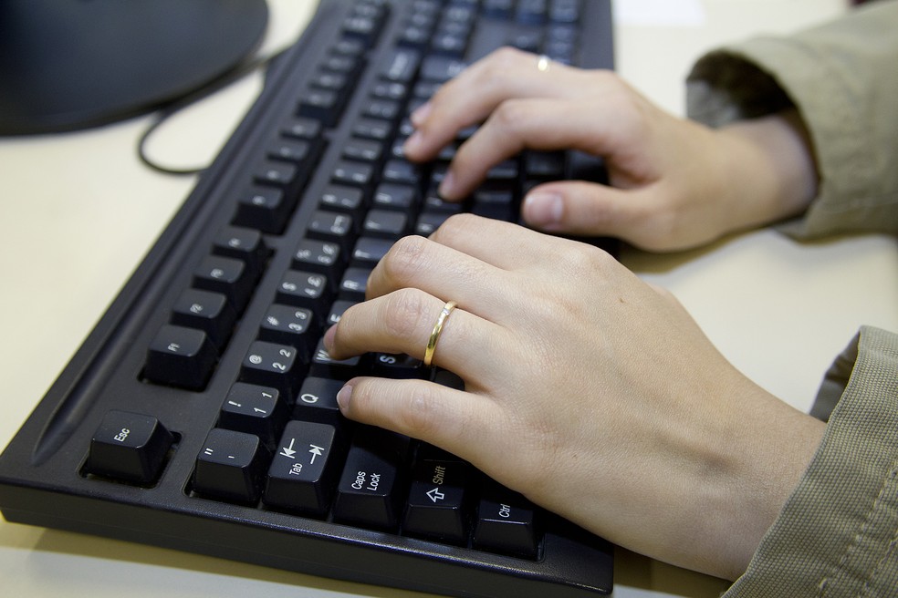 Maioria das mulheres brasileiras diz que preferem conciliar função remunerada com trabalho em casa, diz pesquisa (Foto: Marcos Santos/USP Imagens)