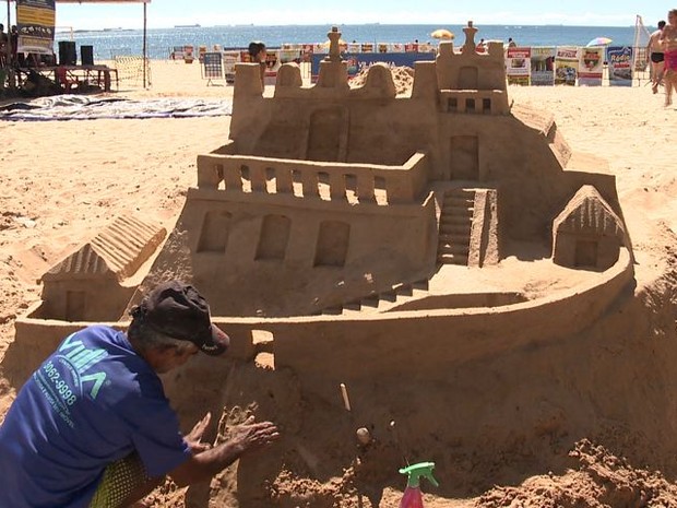 &#39;Convento de areia&#39; foi construído na Praia de Itaparica, em Vila Velha (Foto: Reprodução/TV Gazeta)