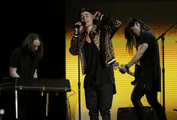 Justin Bieber canta Where are U Now em apresentação no Grammy (Foto: REUTERS/Danny Moloshok)