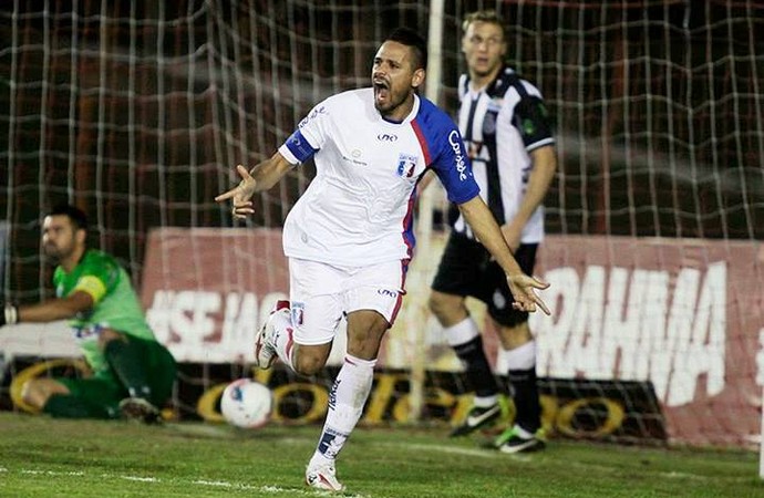 Rio Branco acerta com Wendel, ex-Timão, e anuncia meia do Palmeiras