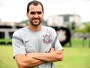Corinthians oficializa renovação do meia Danilo até julho de 2014